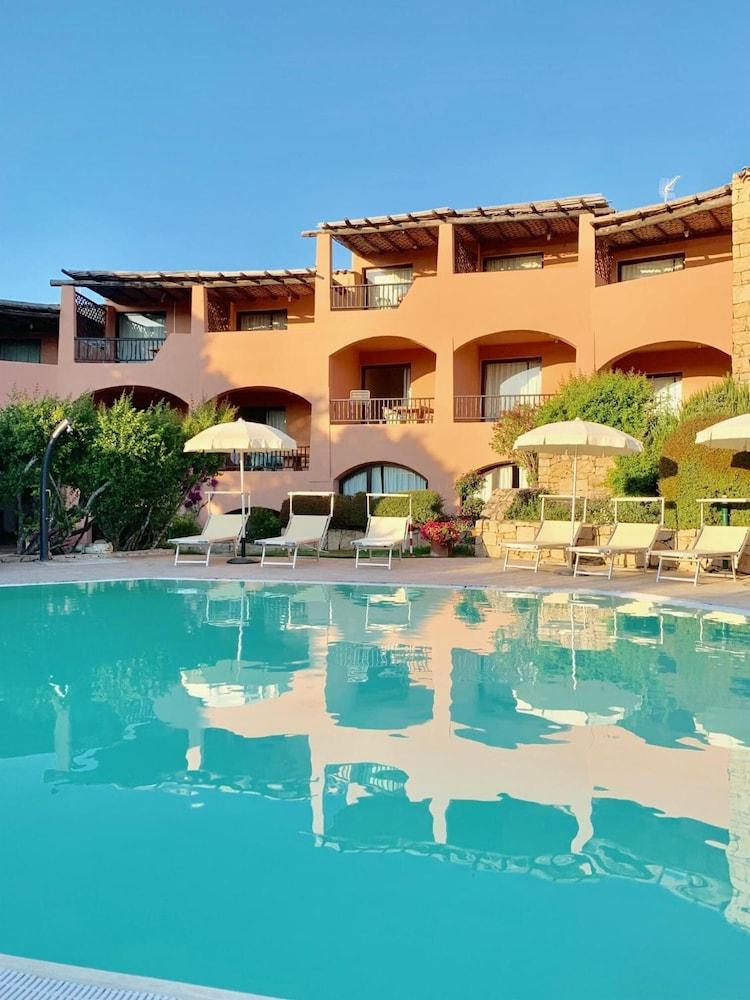 Green Park Hotel Capriccioli  Екстер'єр фото