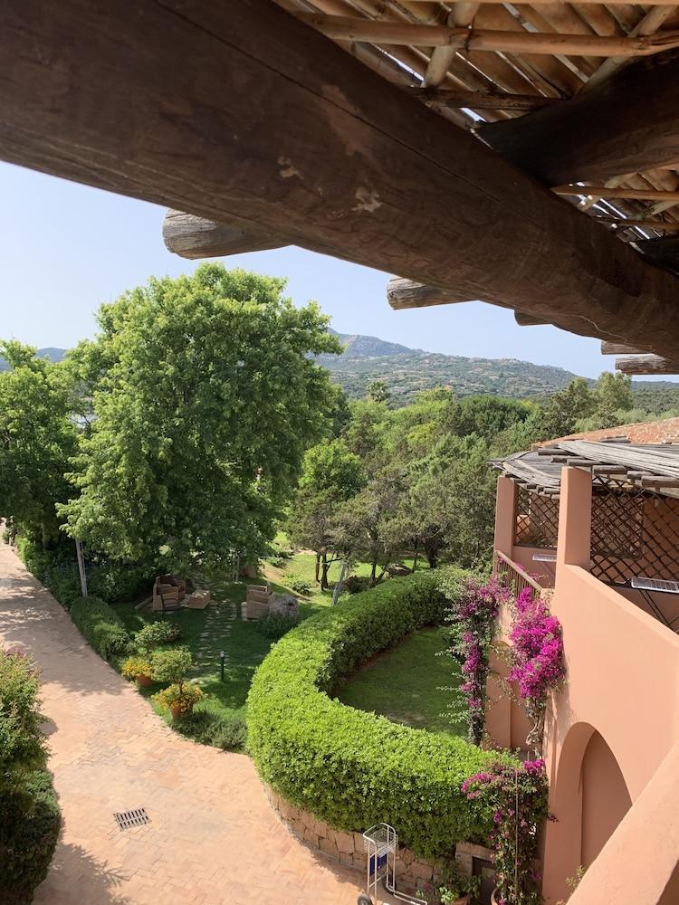 Green Park Hotel Capriccioli  Екстер'єр фото